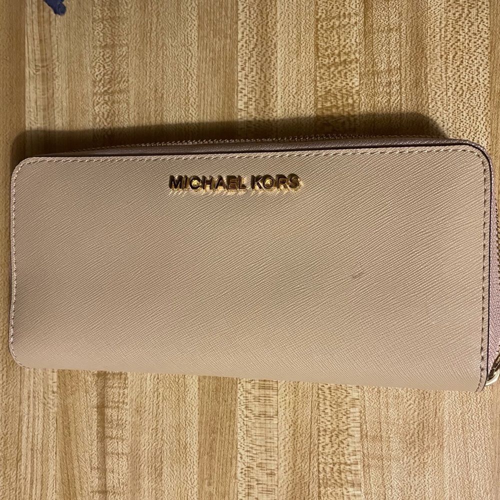 Michael Kors tan Wallet